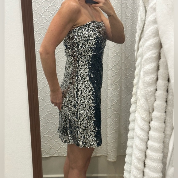 🌟🪩New Years Or Holiday Dress🌟 Super FUN Off Strapless Dress, Size Small - Picture 7 of 9